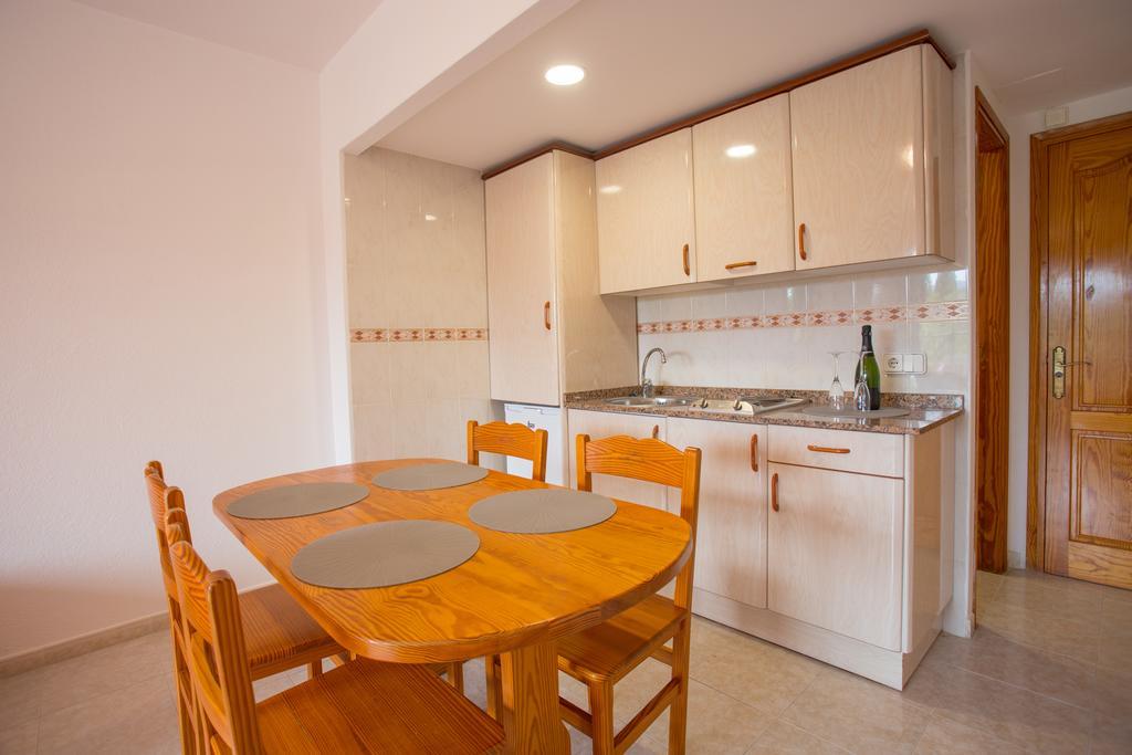 Apartamentos Zodiac Sant Antoni de Portmany Zewnętrze zdjęcie