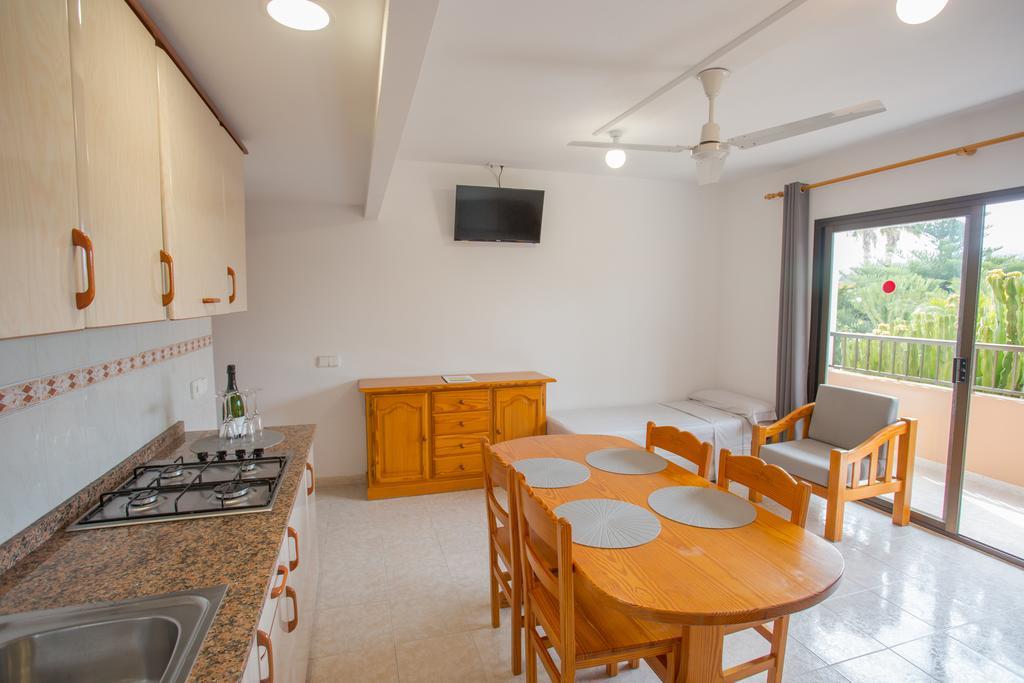 Apartamentos Zodiac Sant Antoni de Portmany Zewnętrze zdjęcie